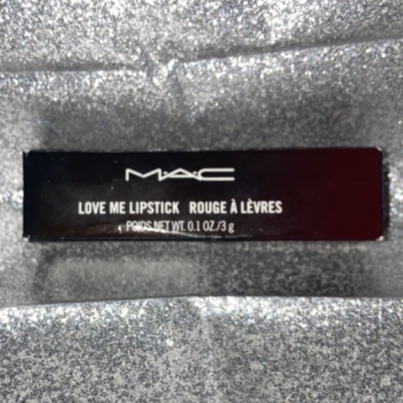 MAC Lipstick Bundle of 3 in La Femme 410, Joie de Vivre 415 & Give me Fever 428 - Picture 15 of 16